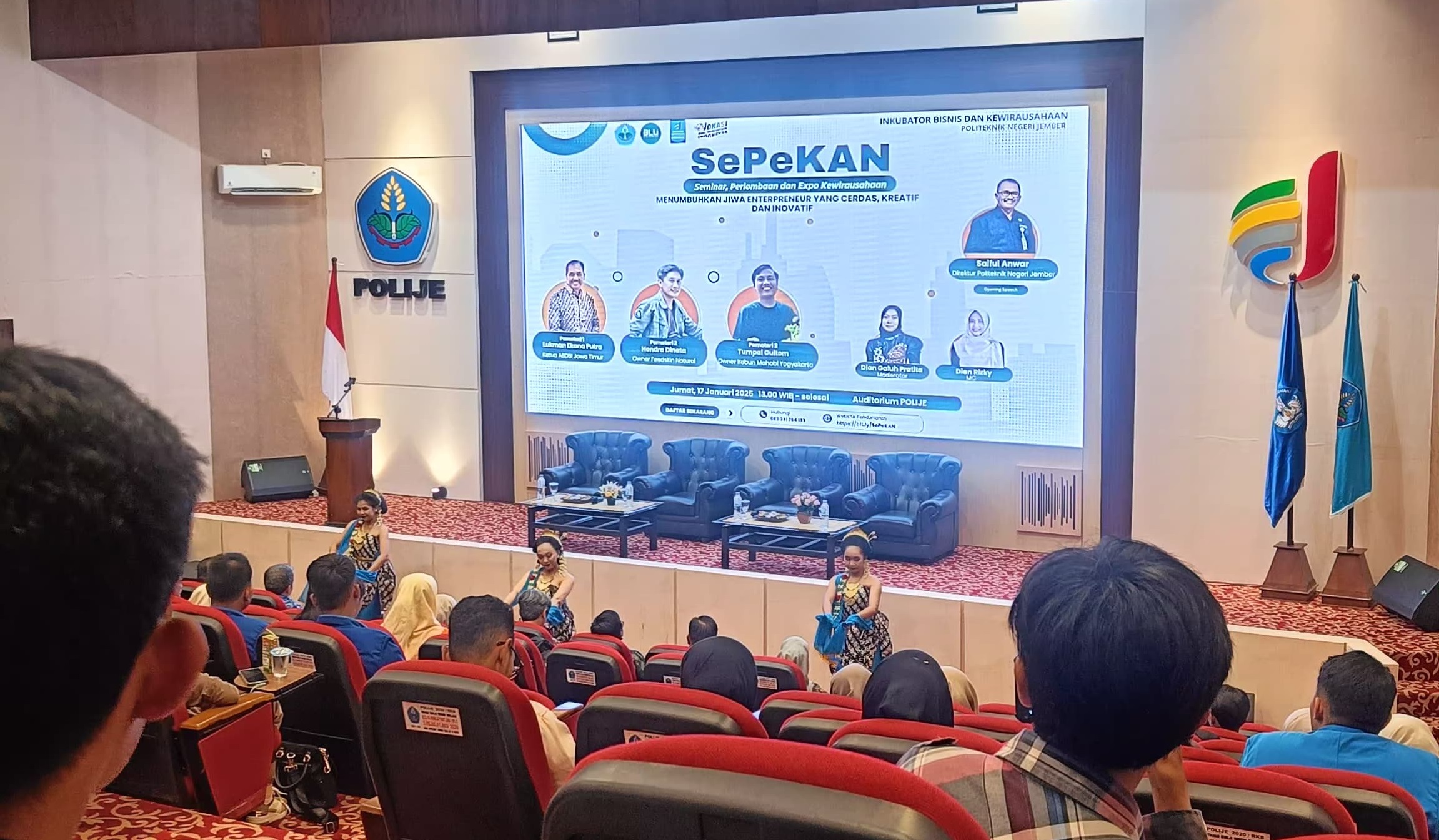 Mendorong Kewirausahaan Generasi Muda: Inkubator Wirausaha Unmuh Jember Hadiri SePeKan di Polije
